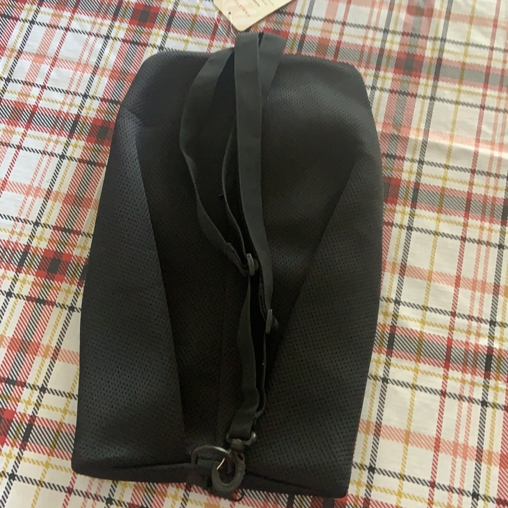 Fabletics The Functional Bag - Picture 5 of 8